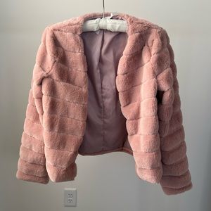 Faux fur blush pink cropped jacket by Shein